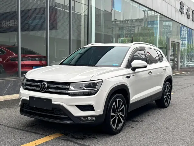 Фотография автомобиля — Volkswagen Tharu