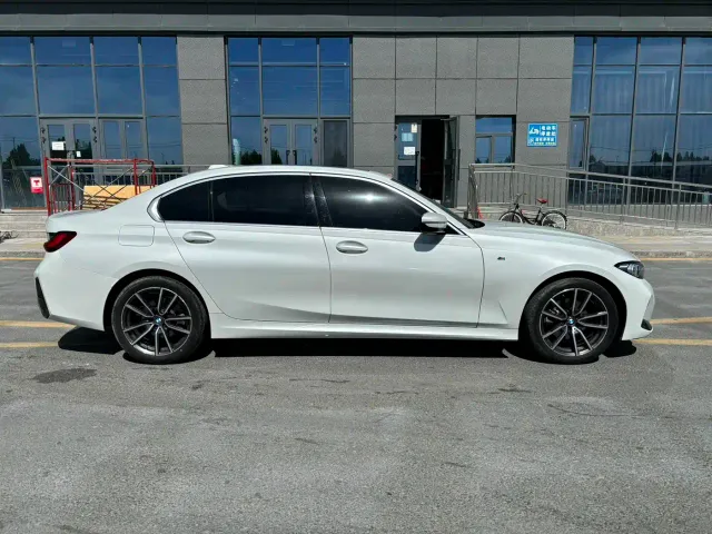 BMW 3 Series — Фото автомобиля 4