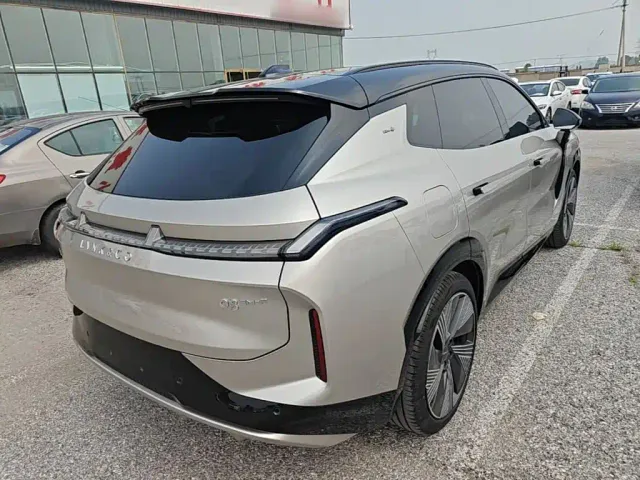Lynk & Co 08 EM-P — Фото автомобиля 6