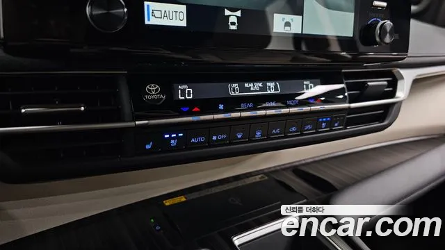 Toyota Sienna — Фото автомобиля 25