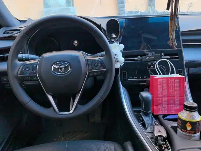 Toyota Avalon — Фото автомобиля 12