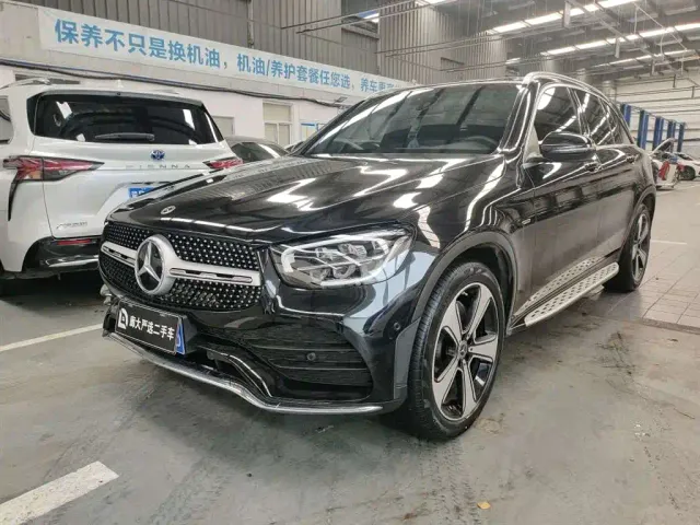 Фотография автомобиля — Mercedes-Benz GLC-Class