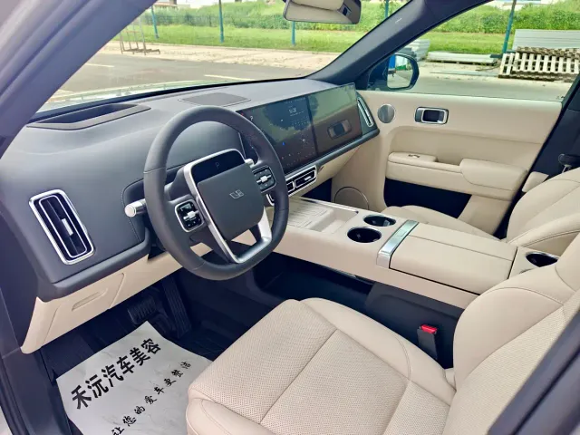 Li Auto L9 — Фото автомобиля 9