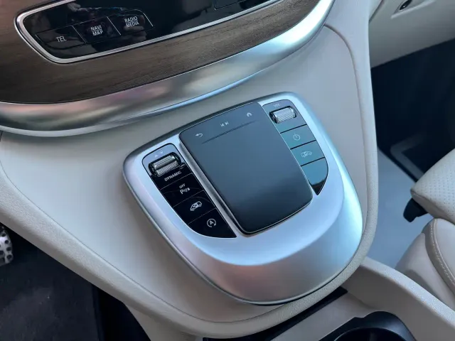 Mercedes-Benz V-Class — Фото автомобиля 13