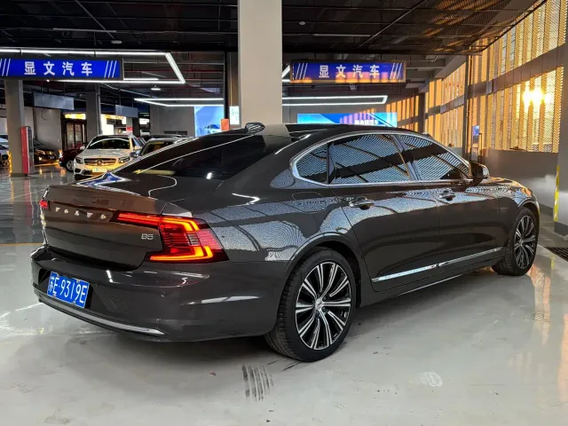 Volvo S90 — Фото автомобиля 13