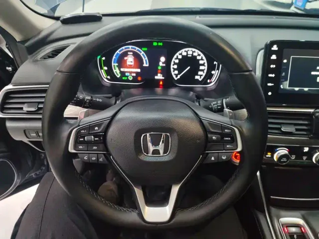 Honda Accord — Фото автомобиля 10