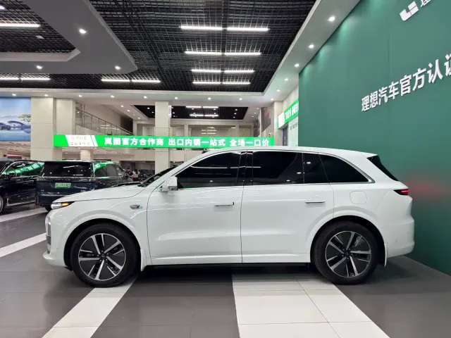 Li Auto L6 — Фото автомобиля 3