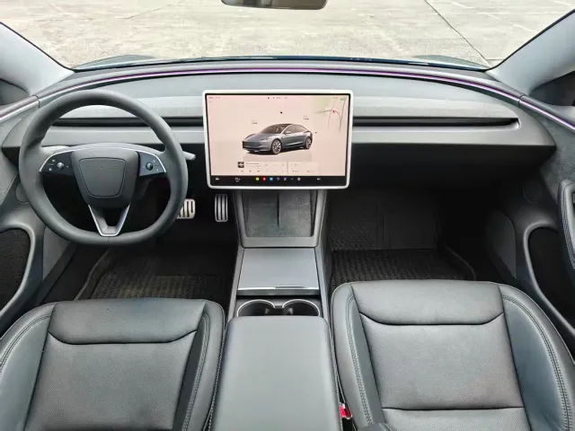 Tesla Model 3 — Фото автомобиля 4