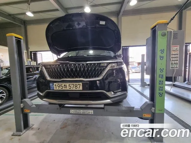 Фотография автомобиля — Kia Carnival Generation 4