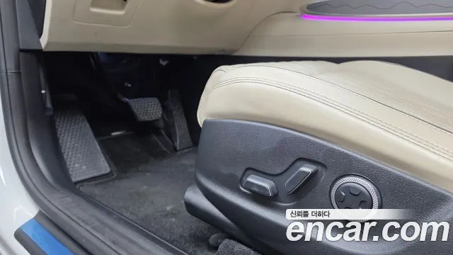 Genesis GV70 2.5T Бензин 2WD — Фото автомобиля 29