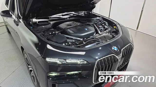 BMW 7-Series 7 серия (G70) 740i xDrive M Sport — Фото автомобиля 6