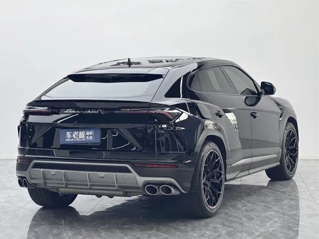 Lamborghini Urus — Фото автомобиля 4