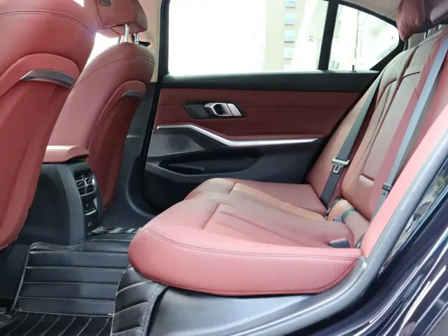 BMW 3 Series — Фото автомобиля 13