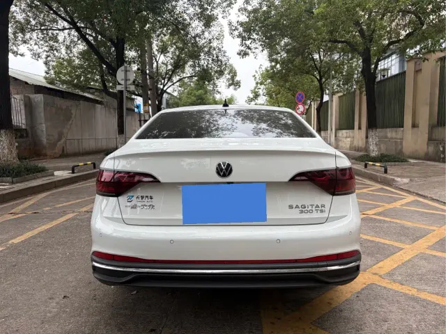 Volkswagen Sagitar — Фото автомобиля 6