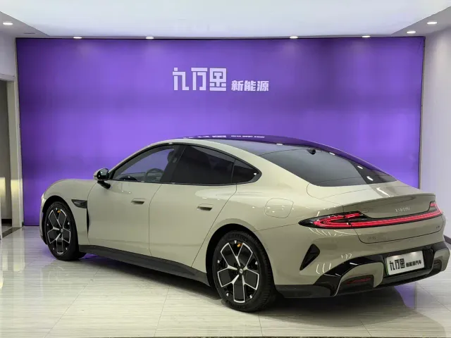 Xiaomi SU7 — Фото автомобиля 5