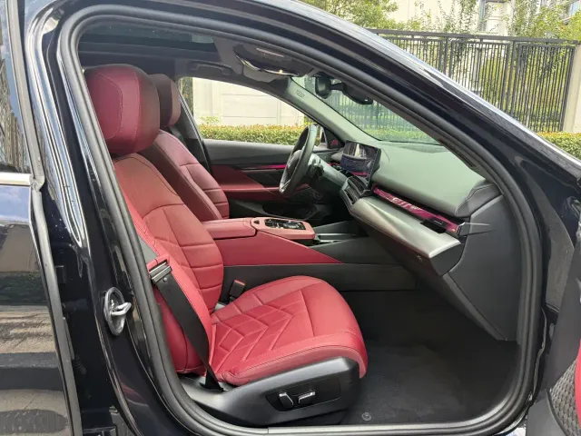 BMW 5 Series — Фото автомобиля 15
