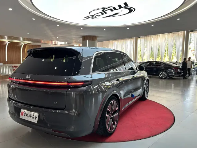 Li Auto L8 — Фото автомобиля 5