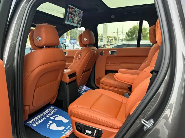 Li Auto L9 — Фото автомобиля 9