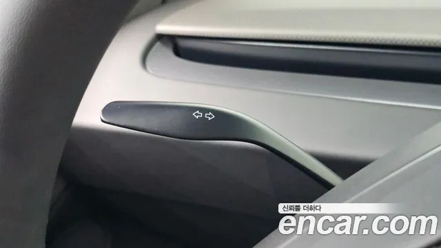 Tesla Model 3 — Фото автомобиля 15