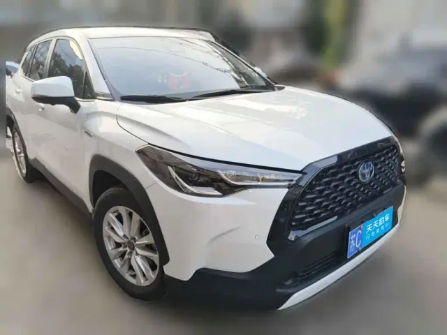 Toyota Corolla Cross — Фото автомобиля 3