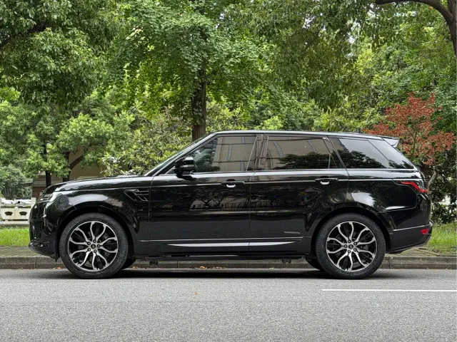 Land Rover Range Rover Sport — Фото автомобиля 4