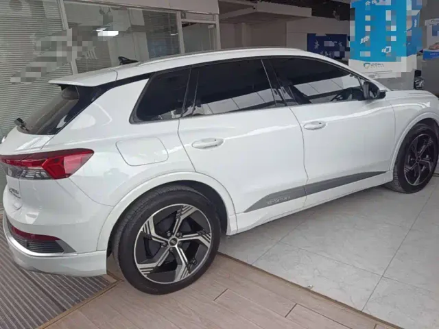 Audi Q4 e-tron — Фото автомобиля 6