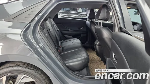 Hyundai AVANTE Новый Avante (CN7) — Фото автомобиля 12