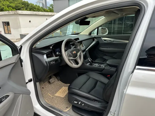 Cadillac XT5 — Фото автомобиля 4