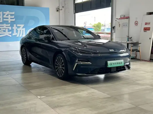 Geely Galaxy Xingyao 8 — Фото автомобиля 3