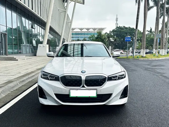 BMW i3 — Фото автомобиля 2