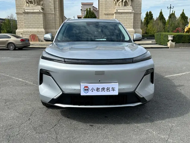 Geely Galaxy Starship 7 EM-i — Фото автомобиля 2