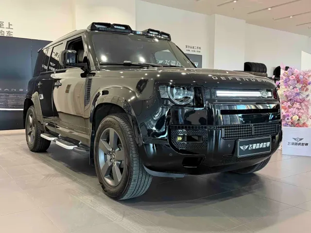 Land Rover Defender — Фото автомобиля 2