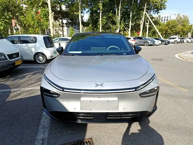 Xpeng P7+ — Фото автомобиля 2