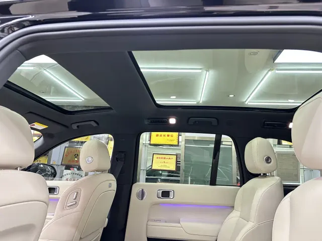 Li Auto L8 — Фото автомобиля 9