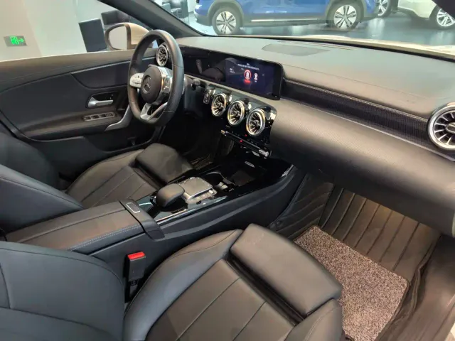 Mercedes-Benz A-Class — Фото автомобиля 13