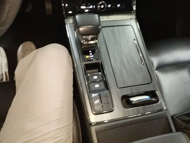 Roewe RX5 — Фото автомобиля 13