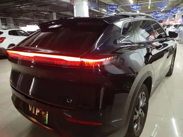 Dongfeng Fengshen L7 — Фото автомобиля 7