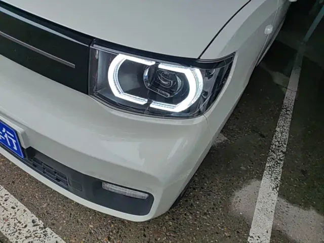 Wuling Hongguang Mini EV — Фото автомобиля 23