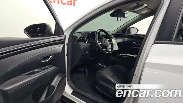 Hyundai Tucson Tucson (NX4) Бензин 1.6 турбо 2WD — Фото автомобиля 10