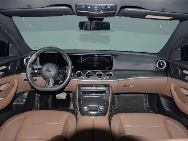 Mercedes-Benz E-Class — Фото автомобиля 12