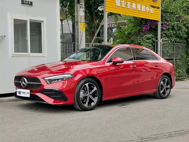 Фотография автомобиля — Mercedes-Benz A-Class