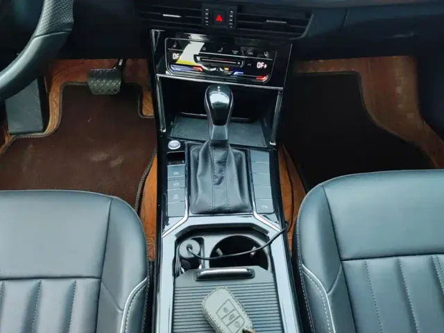 Volkswagen Passat — Фото автомобиля 16