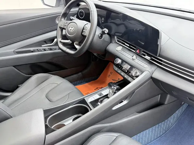 Hyundai Elantra — Фото автомобиля 20
