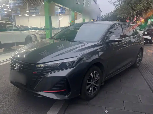 Changan Eado — Фото автомобиля 2