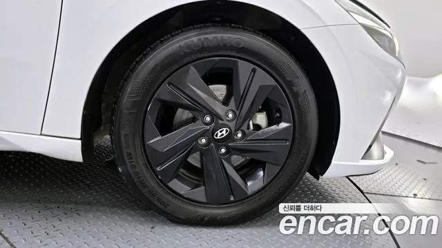 Hyundai Avante CN7 — Фото автомобиля 21