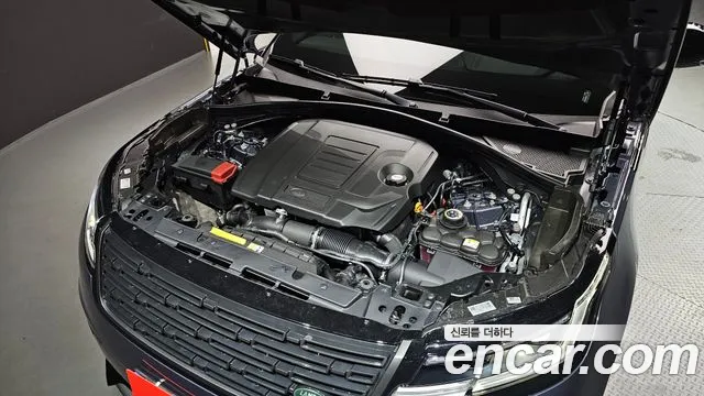 Land Rover Range Rover Velar Range Rover Velar 2.0 P250 Dynamic SE — Фото автомобиля 3