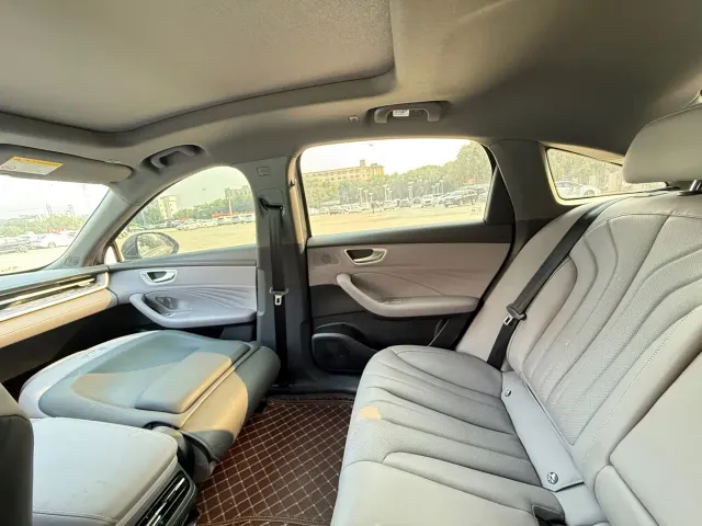 Roewe M7 DMH — Фото автомобиля 8