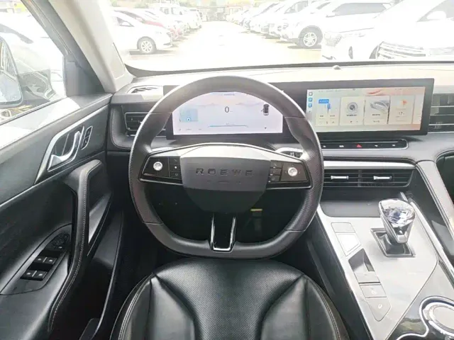 Roewe RX5 — Фото автомобиля 10