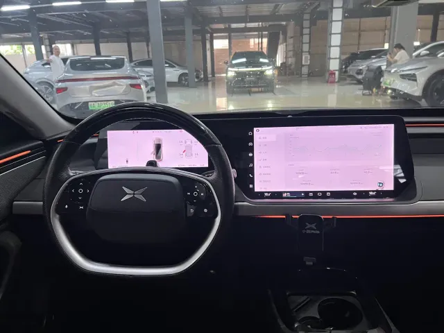 Xpeng P7 — Фото автомобиля 12