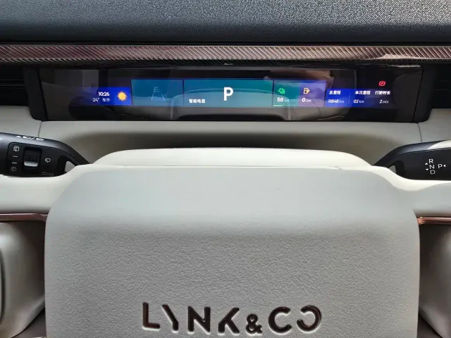 Lynk & Co 900 — Фото автомобиля 5